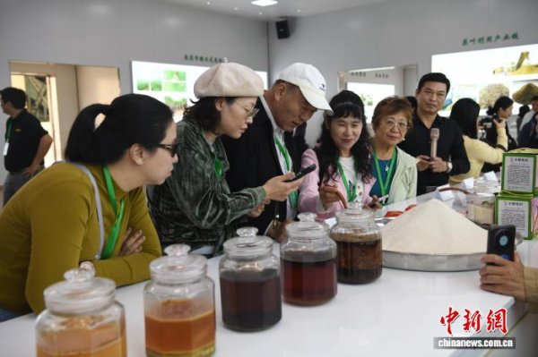 鼎东策略 （乡村行·看振兴）广西来宾“甜蜜事业”升级：一根甘蔗“两头甜”  撬动百亿元产业链